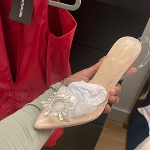 NEW HEELS Classy glass Cinderella silver strap heels